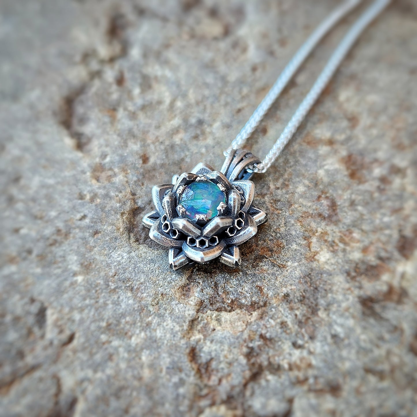 Mini Lotus Pendant, Special