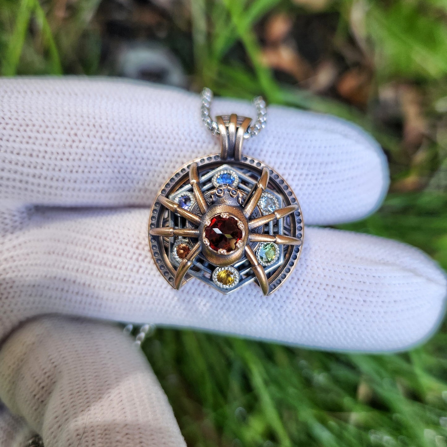'Aranea' Spinning Pendant