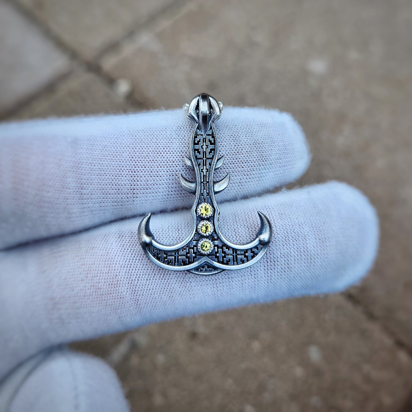 'The Depthcaller' Pendant