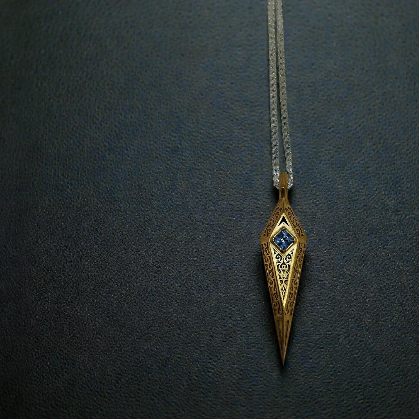 Sarco Pendant in 24k GPB