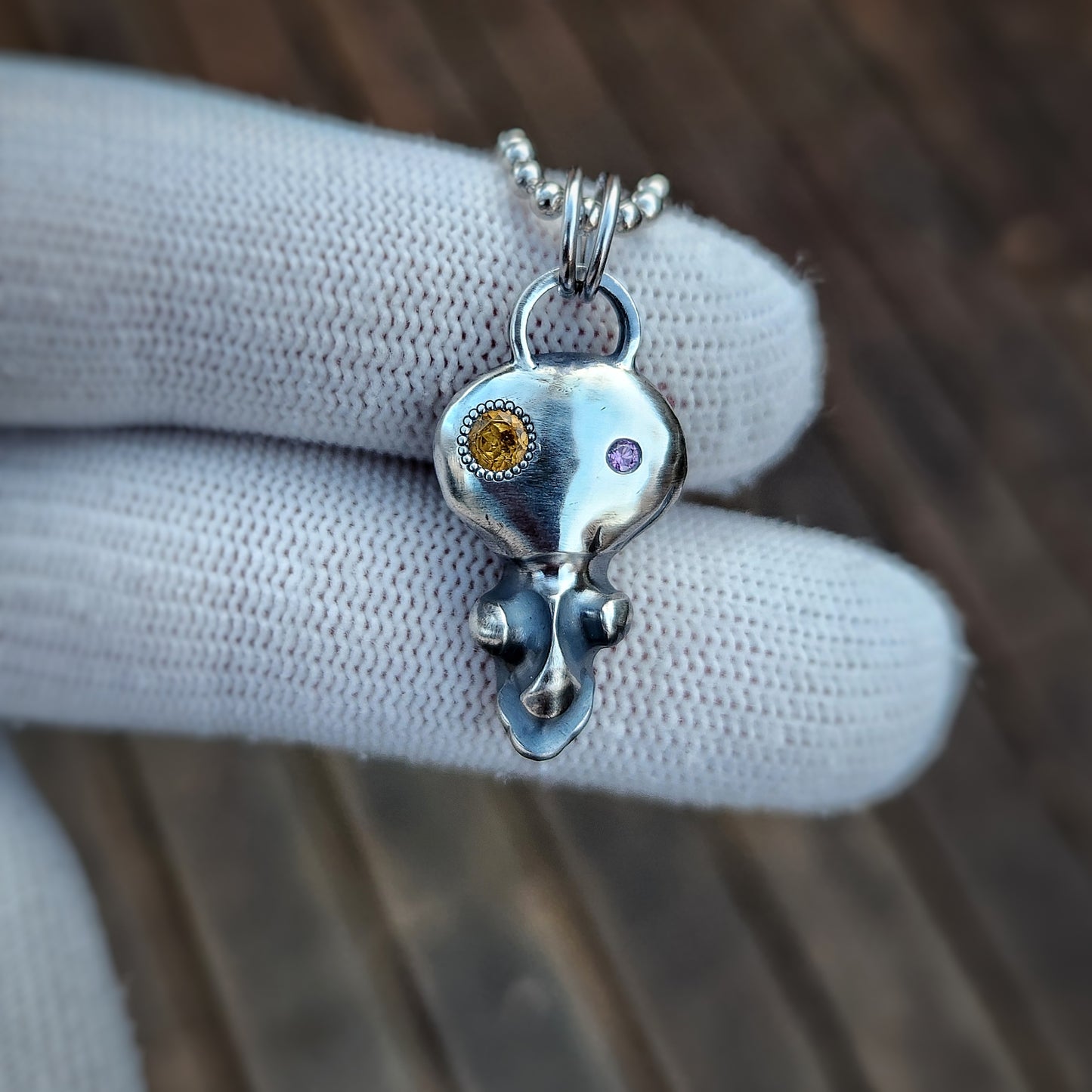 Tavi the Visitor (Mysterious)