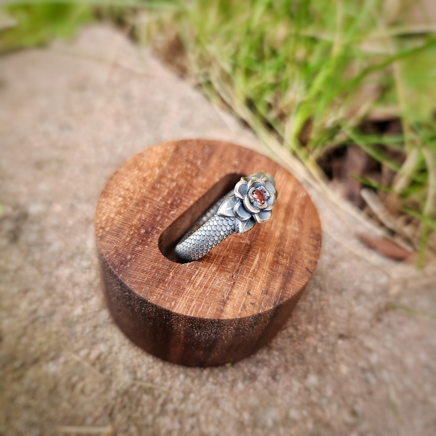 Floral Scale Ring - Size 7