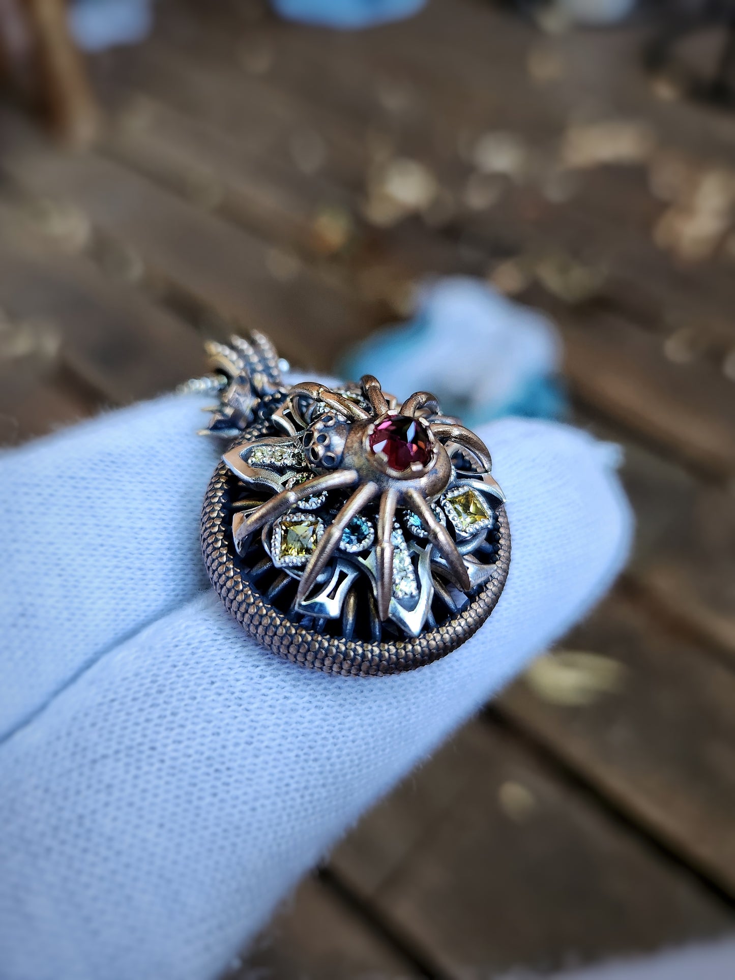 'Ouro-Aranea' Kinetic Pendant (mixed metal)