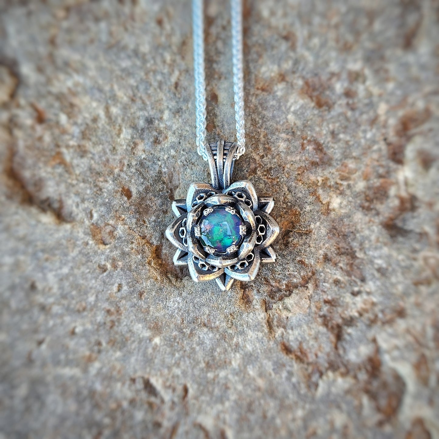 Mini Lotus Pendant, Special