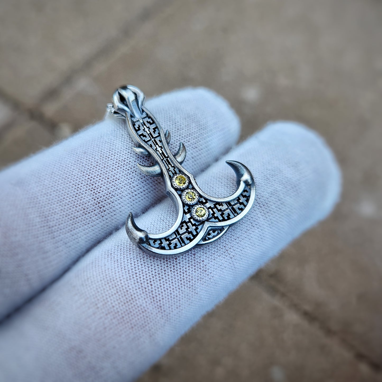 'The Depthcaller' Pendant