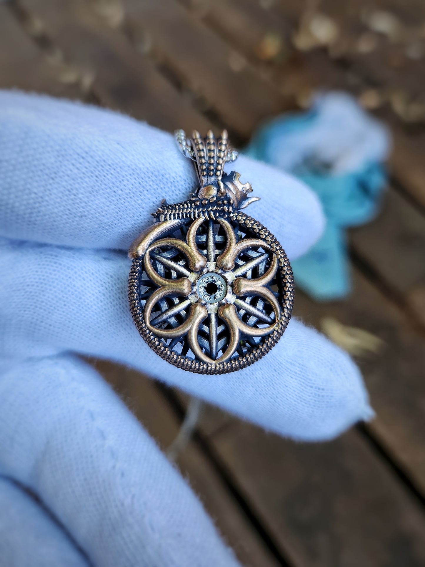 'Ouro-Aranea' Kinetic Pendant (mixed metal)
