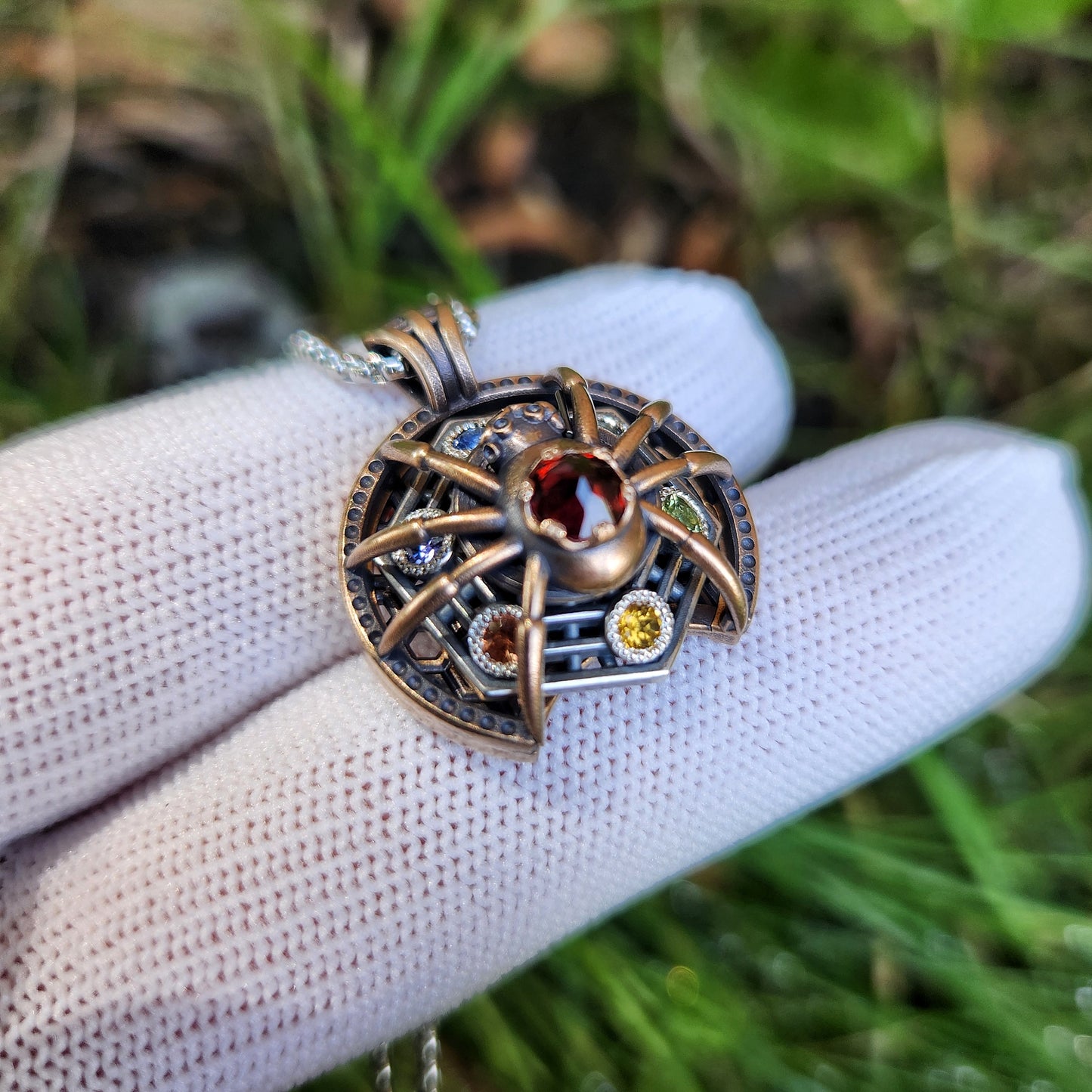 'Aranea' Spinning Pendant