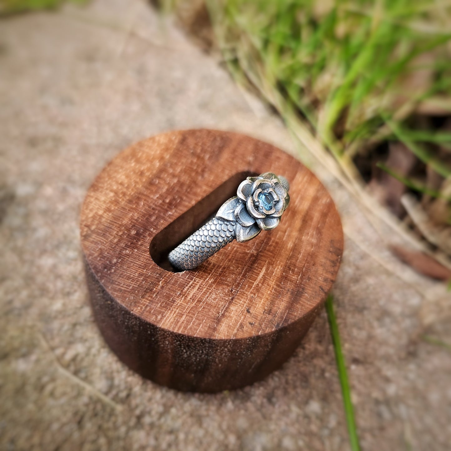 Floral Scale Ring - Size 7