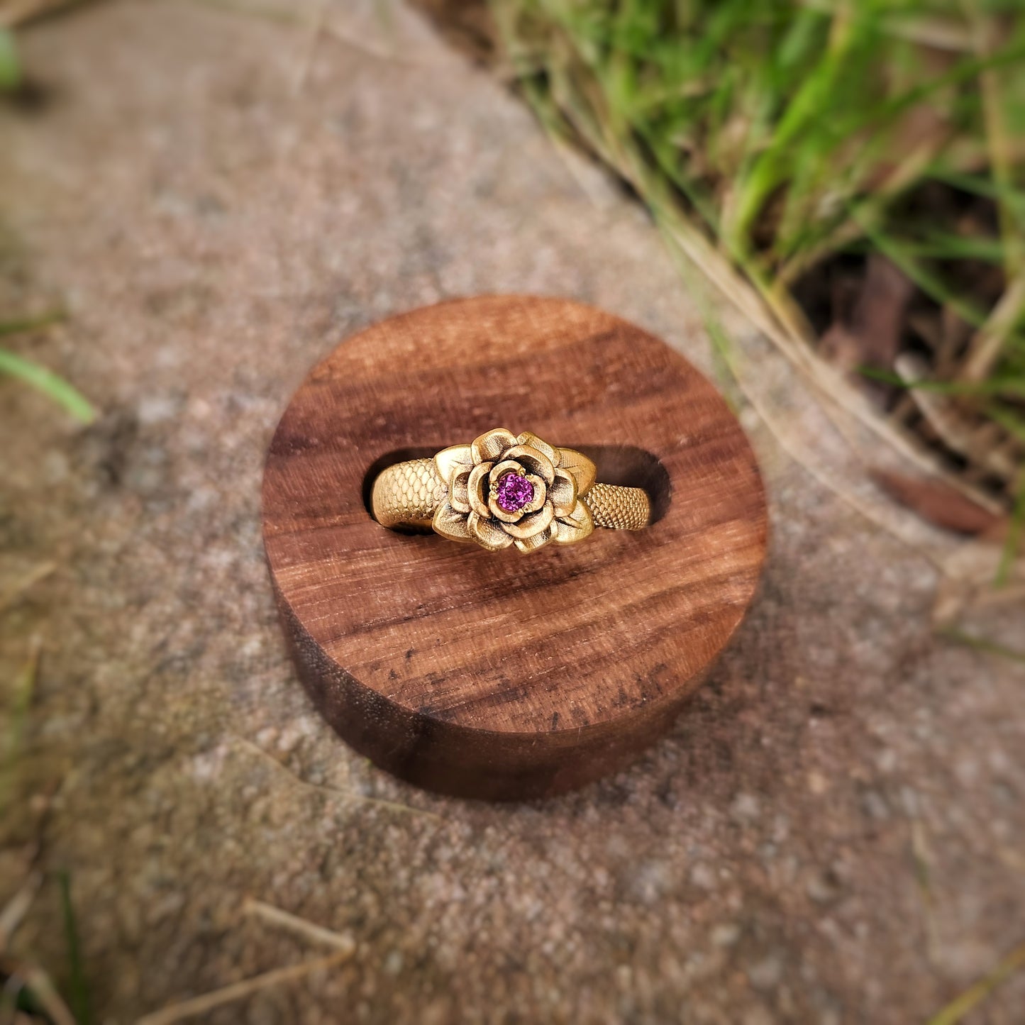 Floral Scale Ring - Size 7