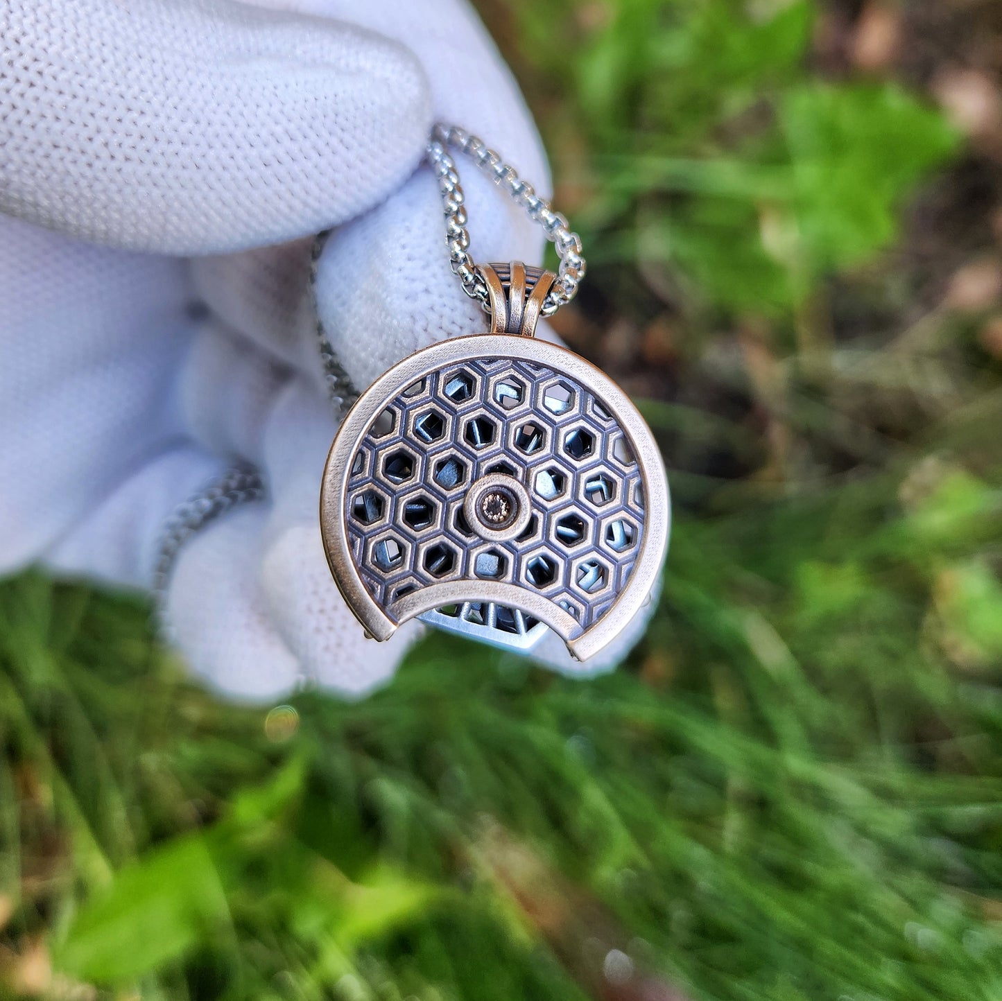 'Aranea' Spinning Pendant