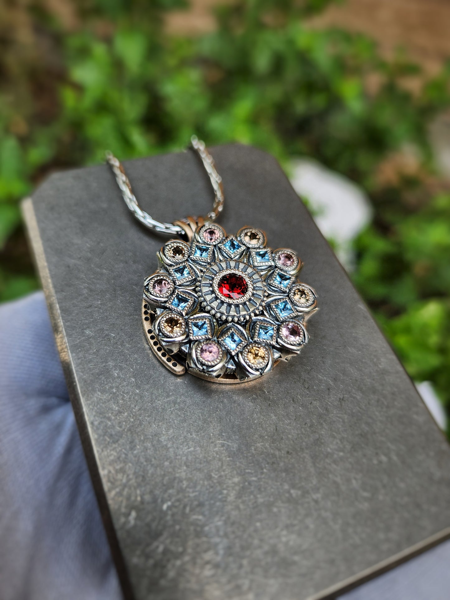 The Celestial Compass (Kinetic Pendant)