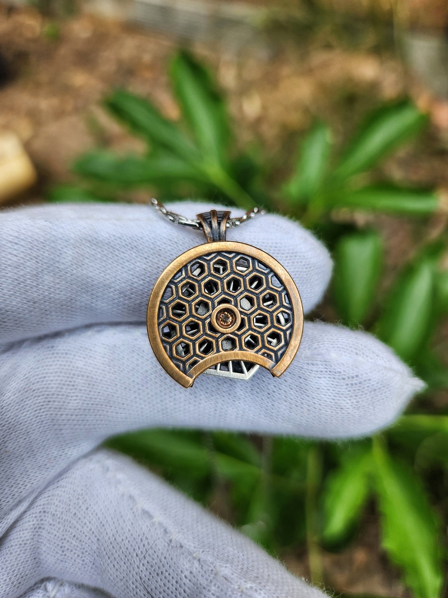 'Aranea' Spinning Pendant